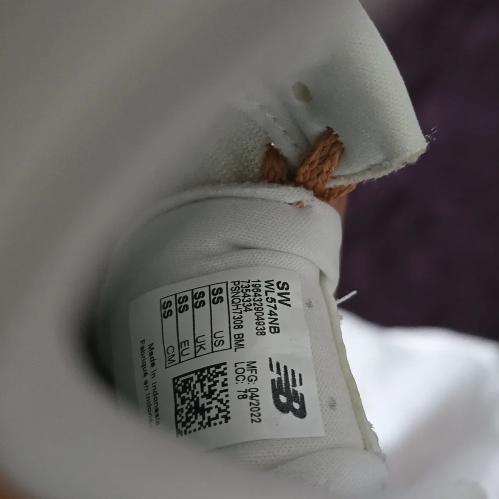 New Balance 574 Sample Sneakers - Picture 8 of 8